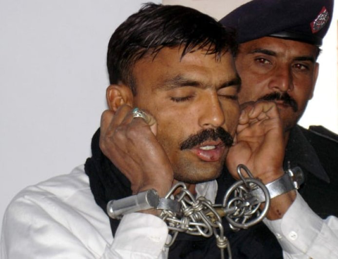 Last night, a daughter and her grandchildren were killed in Basti Maluk area of Multan due to a grudge against her son-in-law.